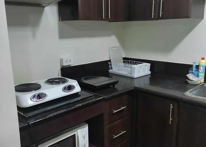 Ldn Pinecrest Two-room 3* Manila